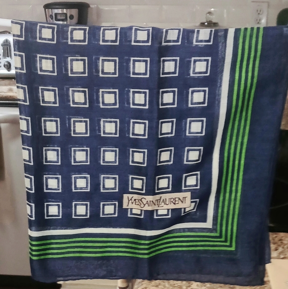 YSL Scarf Measurements 19x19 - Picture 7 of 9